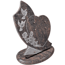 Plaque funéraire Cœur en granit Himalaya avec bouquet de roses et couple de colombes