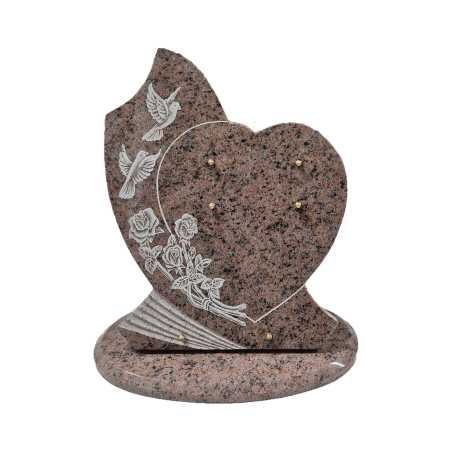Plaque funéraire cœur en granit rose avec bouquet de roses et couple de colombes